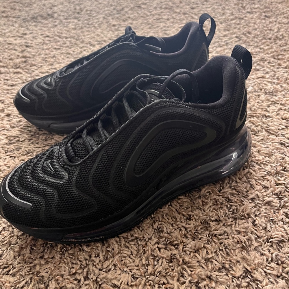 Nike black 72O